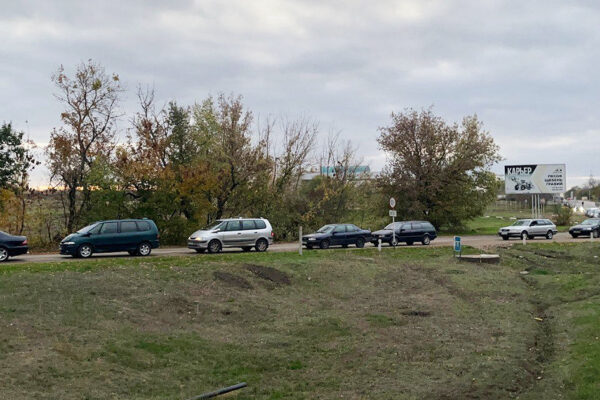 Газовый коллапс на АЗС Приднестровья: водители выстроились в длинные очереди